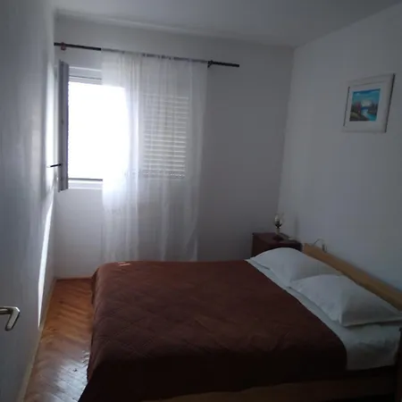 Apartament Lile *