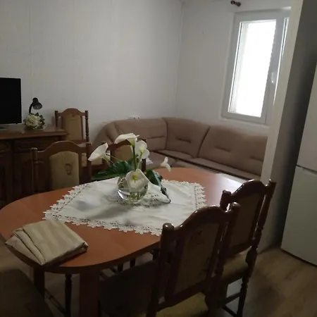 Lile Apartamento Kućište